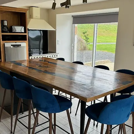 St Vincent Et Diligence 35pers : Jacuzzi, Salle De Jeux