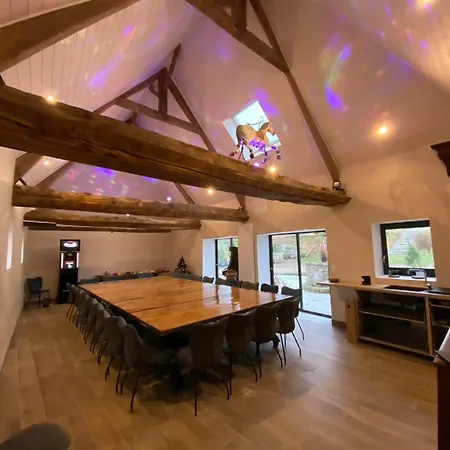 St Vincent Et Diligence 35pers : Jacuzzi, Salle De Jeux *