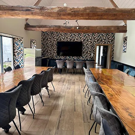 Tatil Evi St Vincent Et Diligence 35pers : Jacuzzi, Salle De Jeux